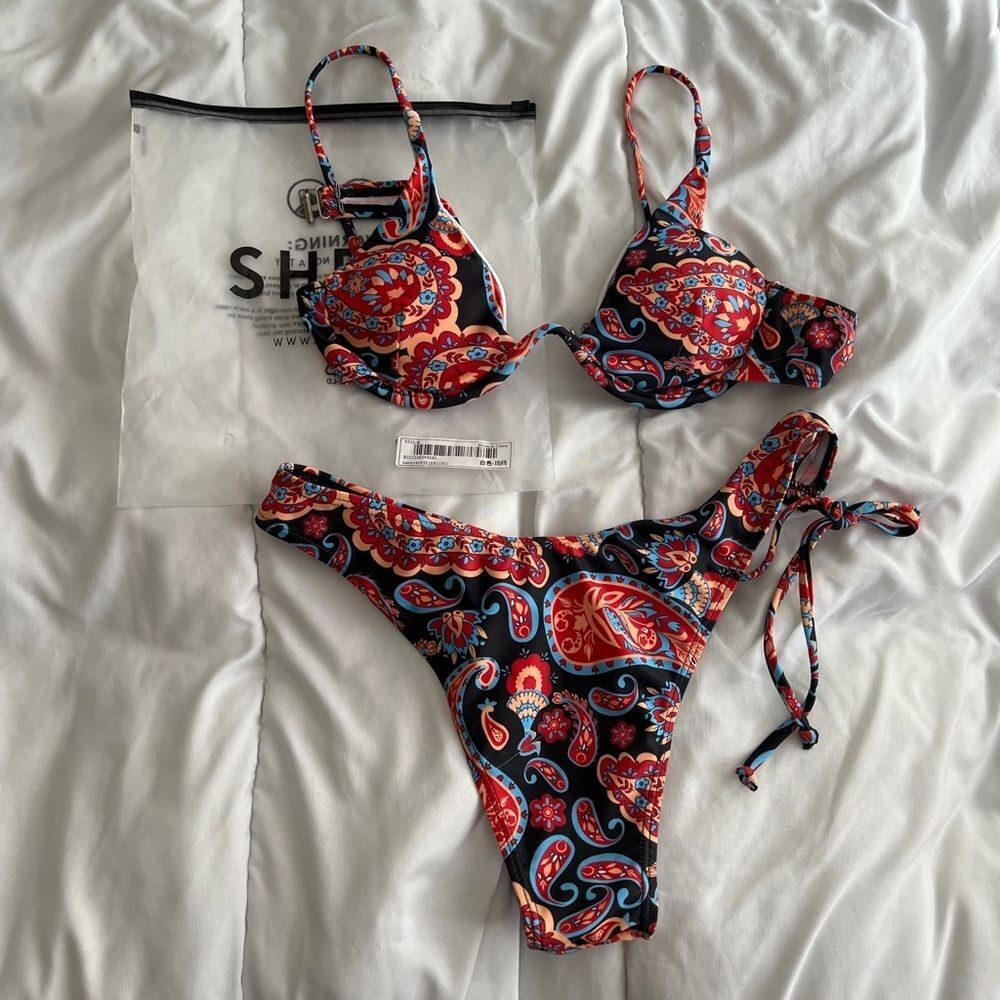 NWT SHEIN Paisley Drawstring Underwire Bikini Swimsuit Size S(4)